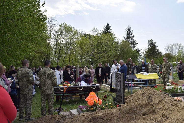 Попрощалися з Героєм