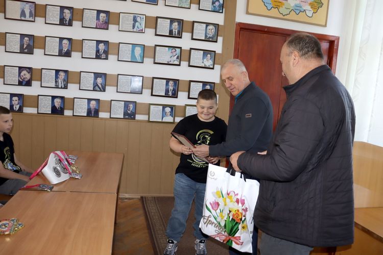 Юні погребищани