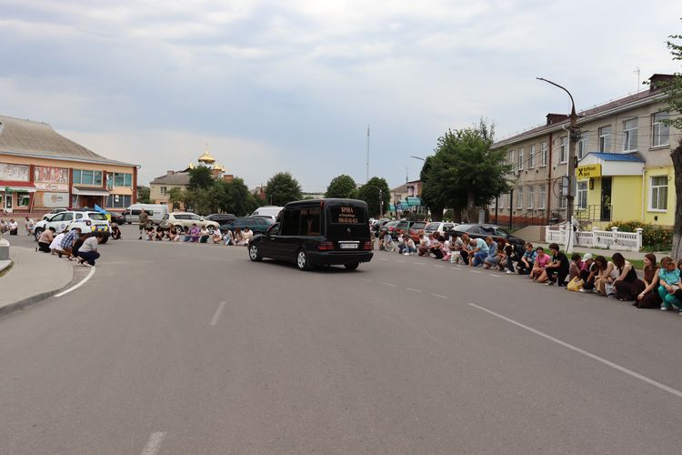 Пробачте, друзі і родина