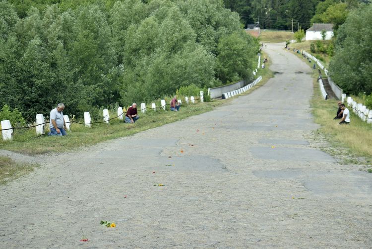 Пробачте, друзі і родина