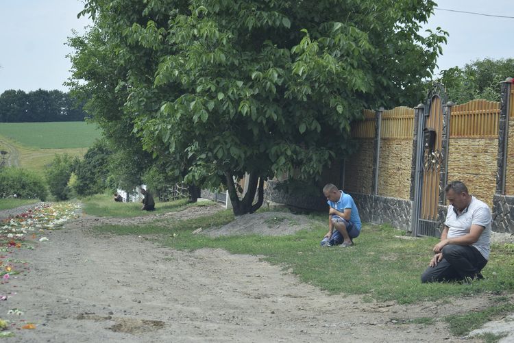 Пробачте, друзі і родина