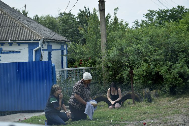 Пробачте, друзі і родина
