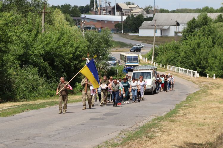 попрощалися з воїном
