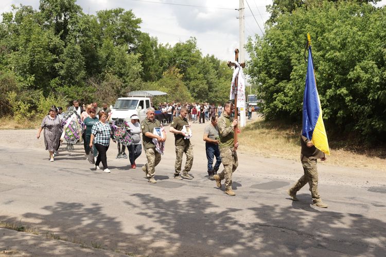 попрощалися з воїном