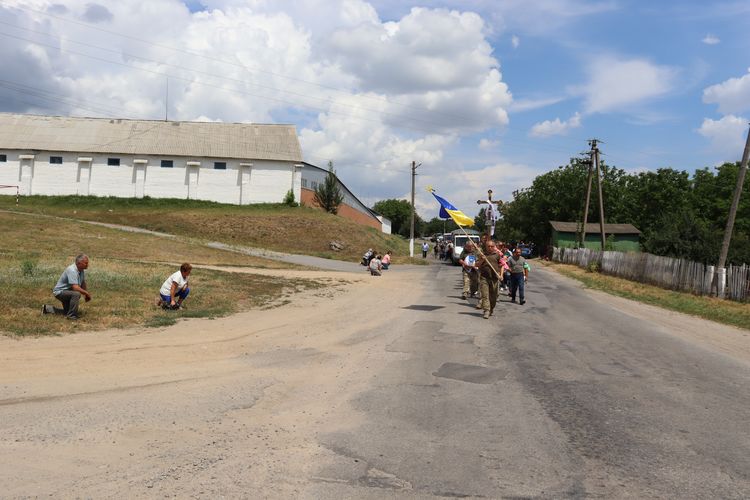 попрощалися з воїном