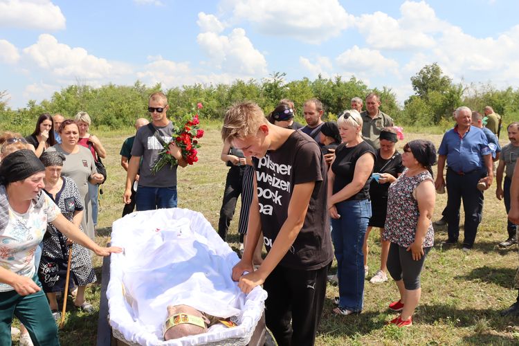 попрощалися з воїном