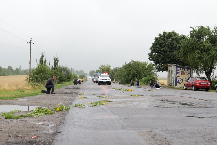 Зустрічали воїна Героя