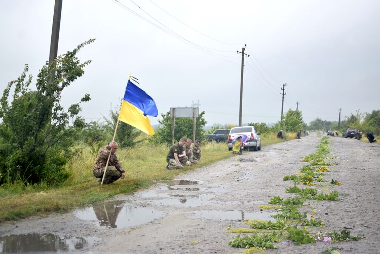 Зустрічали воїна Героя