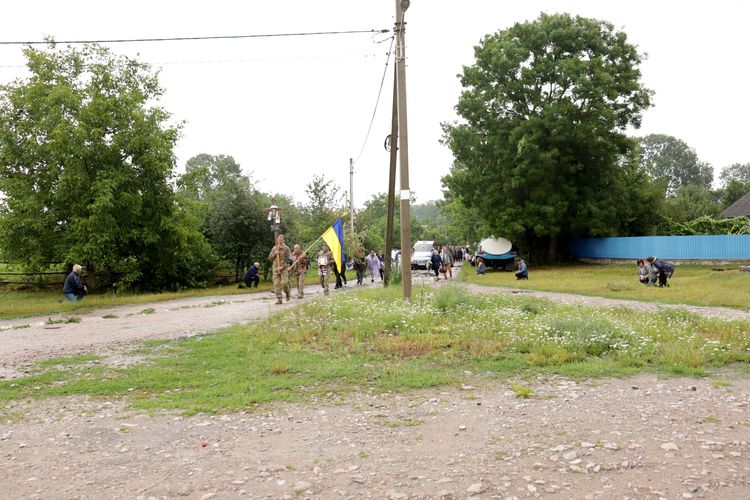 попрощалися з воїном