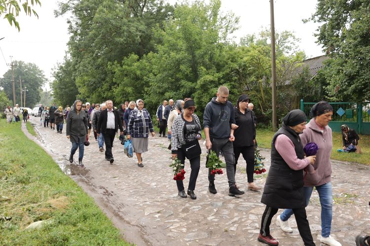 попрощалися з воїном