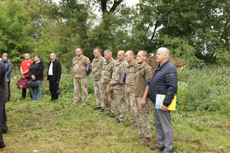 попрощалися з воїном