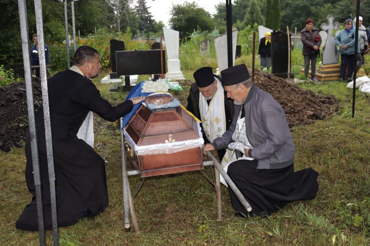 попрощалися з воїном