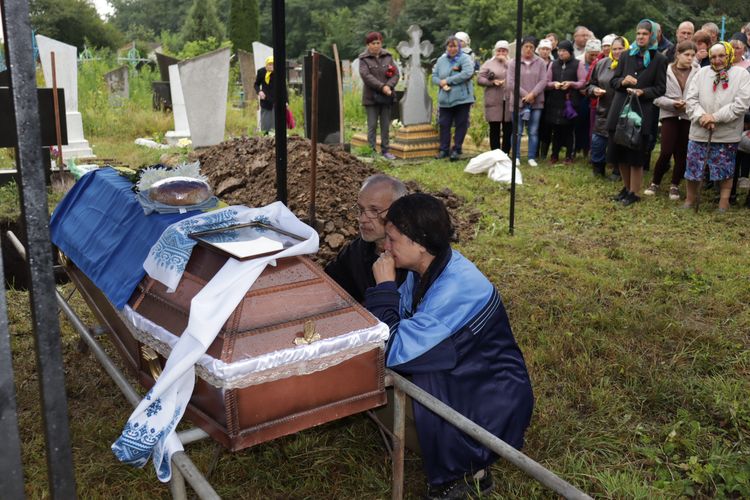 попрощалися з воїном