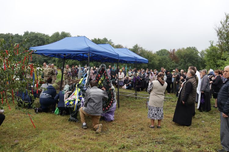 попрощалися з воїном