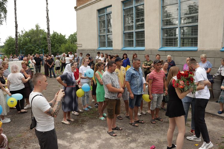 повернувся з полону