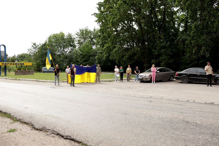 повернувся з полону