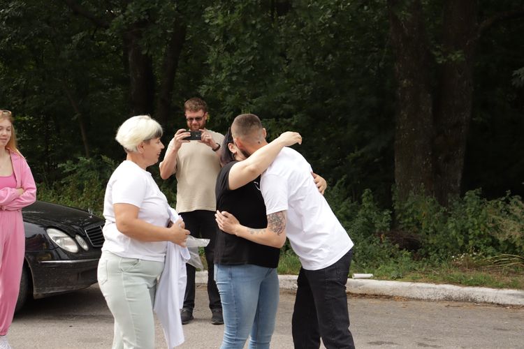 повернувся з полону