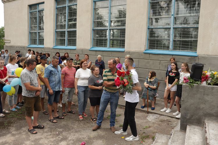 повернувся з полону