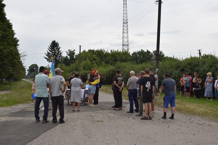 зустріли звільненого з полону