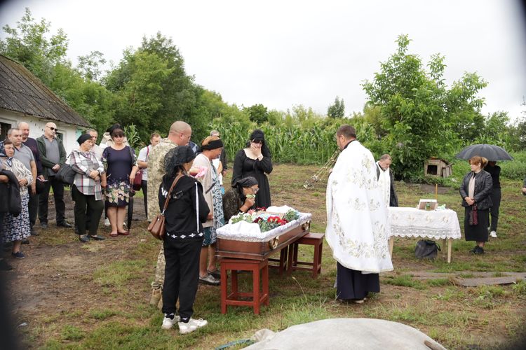 попрощалися з воїном