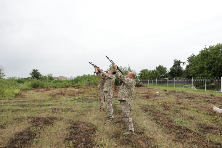 попрощалися з воїном