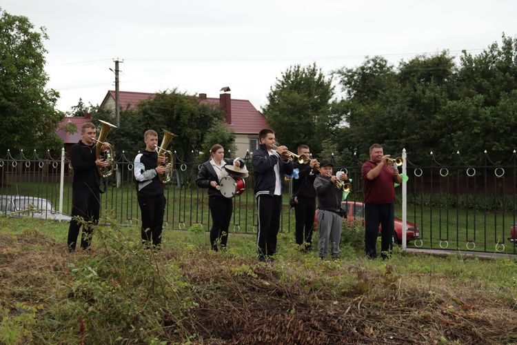 попрощалися з воїном