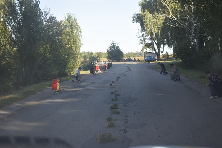 Зі сльозами на очах