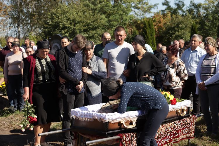 попрощалися з воїном