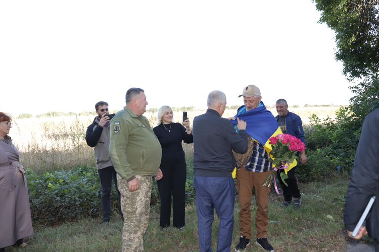 зустріли Героя з полону