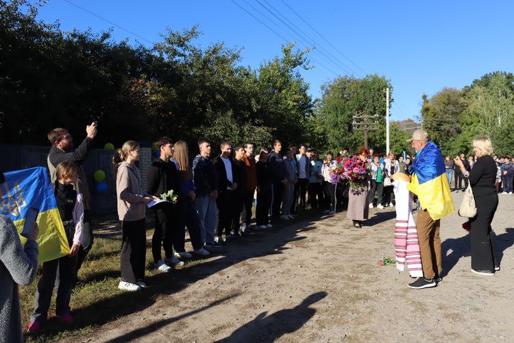 зустріли Героя з полону
