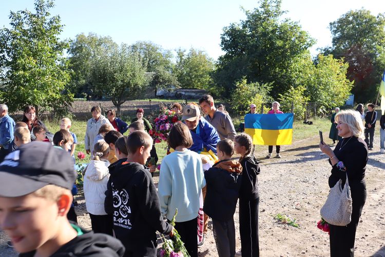 зустріли Героя з полону