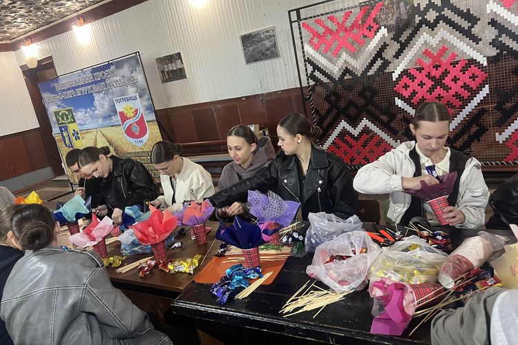 Пліч-о-пліч