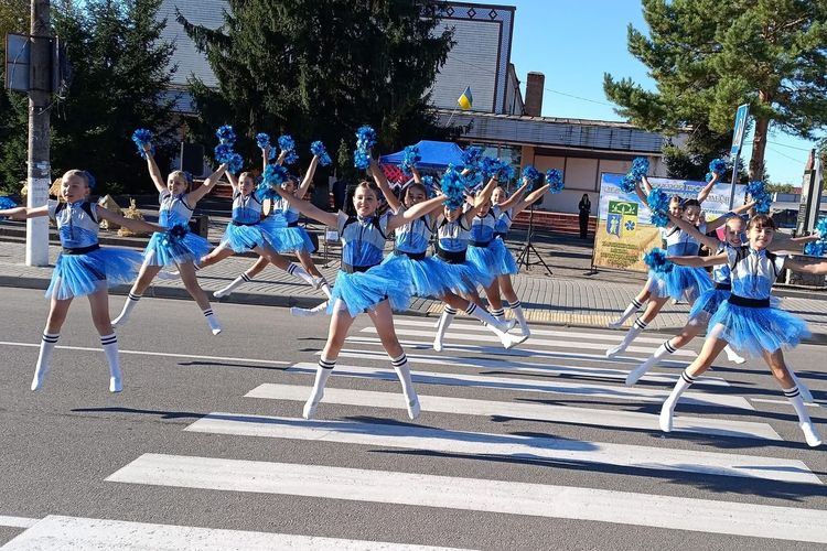 Пліч-о-пліч