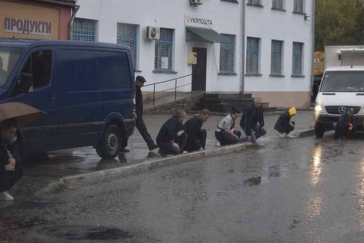 Додому на щиті