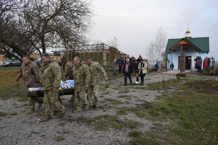 Додому вернувся він з бою