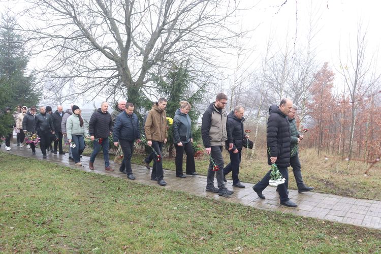 Вшанували пам'ять жертв голодоморів в Україні
