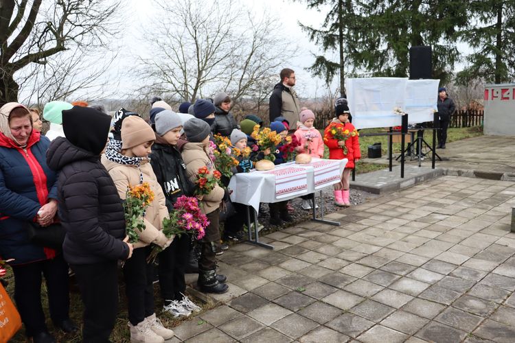 Відкрили меморіальні дошки