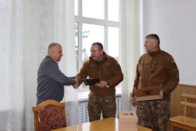 Вітали військовослужбовців та волонтерів