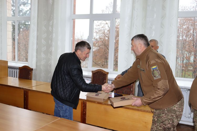 Вітали військовослужбовців та волонтерів