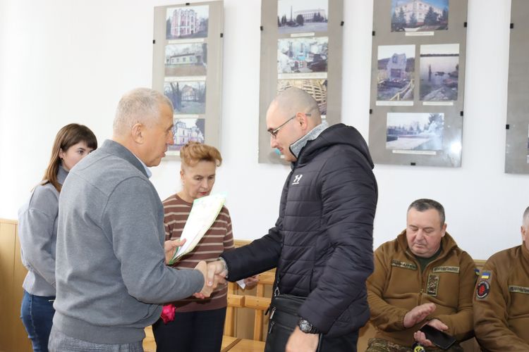 Вітали військовослужбовців та волонтерів