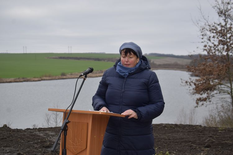 Сльози, квіти й молитва