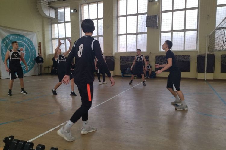 Пліч-о-пліч