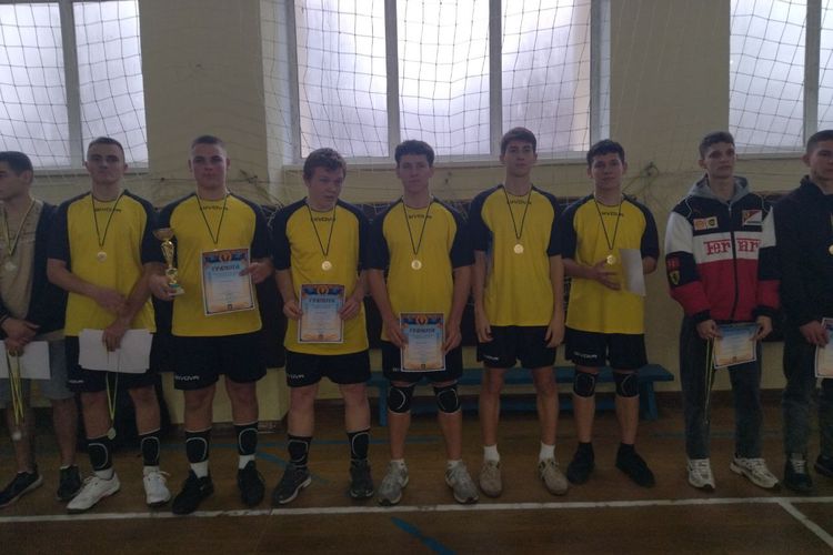 Пліч-о-пліч