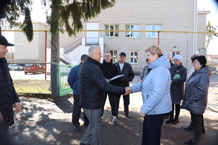 Новий шкільний автобус передали для учнів