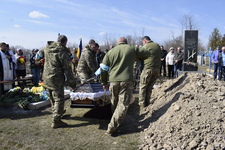 Захисника Сергія Лабу поховали