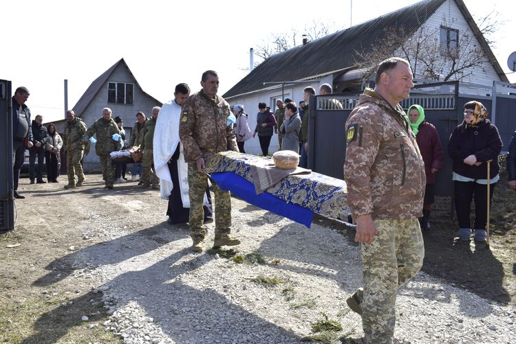 Захисника Сергія Лабу поховали