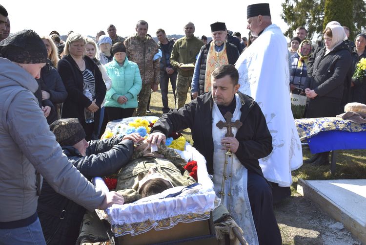 Захисника Сергія Лабу поховали