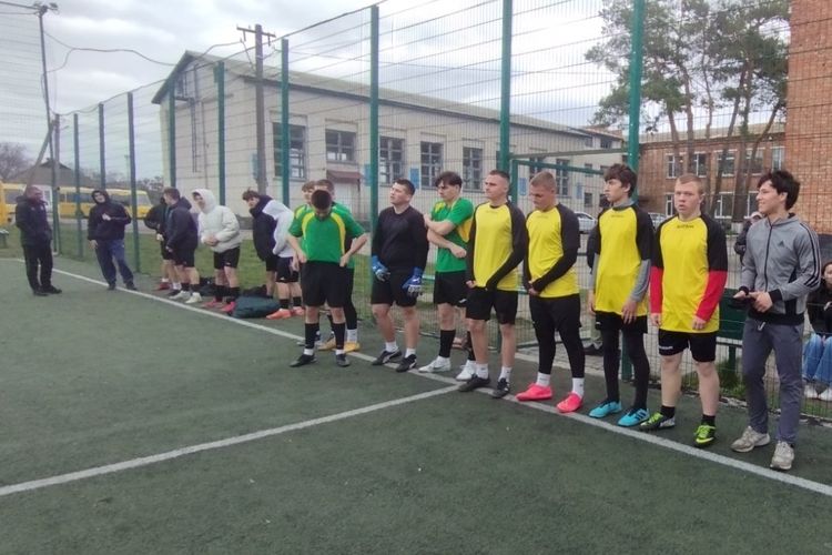 Пліч-о-пліч