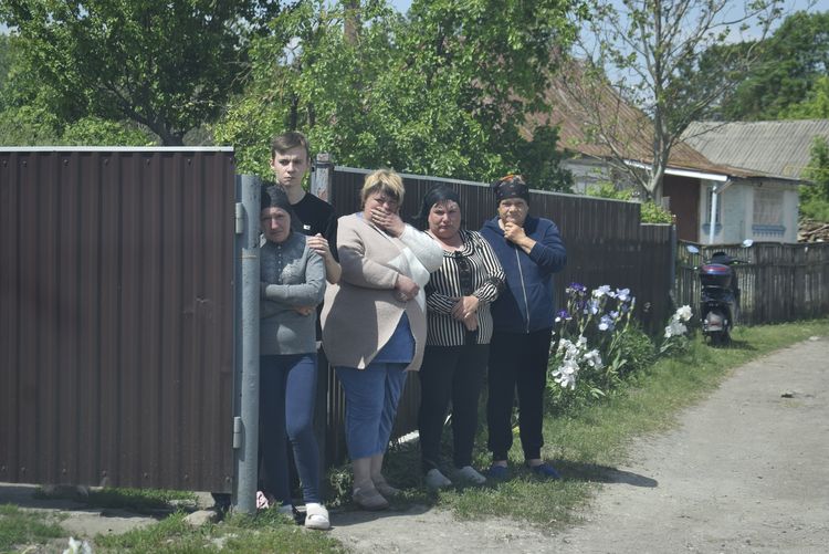 Громада схилила голови