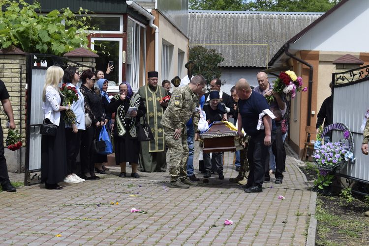 Зустріли і провели в останню дорогу